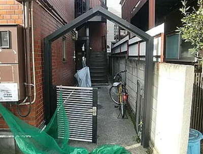 【エントランス】 | 坂の上ハイツ