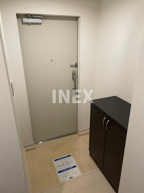 横浜市鶴見区駒岡２丁目のアパートの玄関