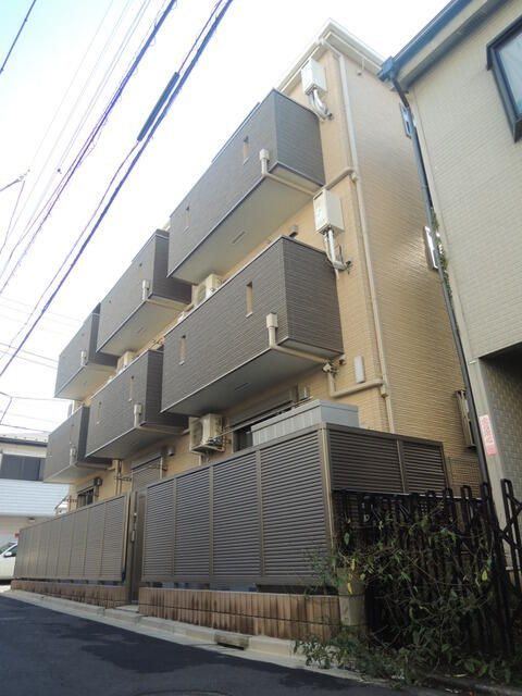 シャトレバレ町屋の外観