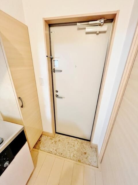 シャトレバレ町屋の玄関