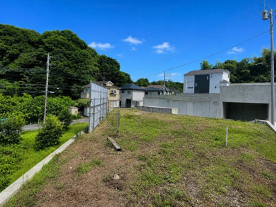 【外観】 | ◆町田市上小山田町　建築条件なし売地　区画9◆ | ◆爽やかな青空の下に贅沢なほどに降り注ぐ陽光、豊かな居住性と、クオリティが見事に調和した住空間は、住まうことの喜びを感じさせてくれます。ゆとりある広い敷地で開放的なお住まいです。