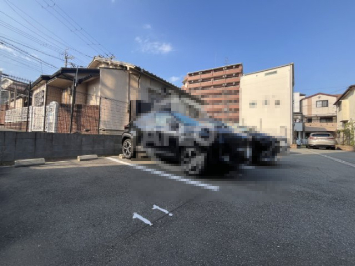 プルメリア西三国イーストの駐車場|駐車場