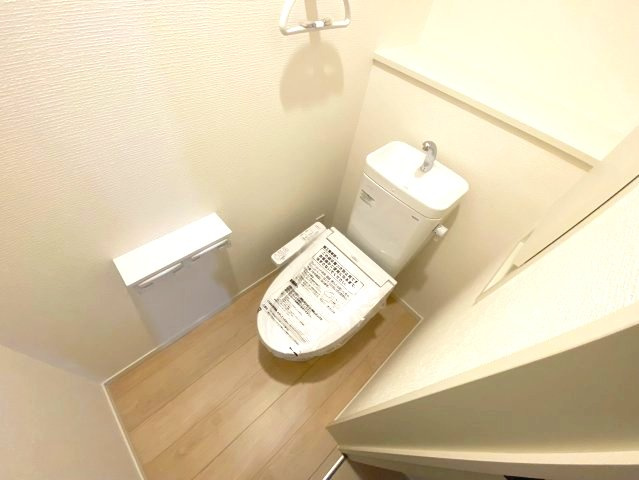 米子市米原第1新築分譲住宅のトイレ|≪同仕様写真≫
2ヶ所にトイレもございます。もちろんウォシュレットも設置予定