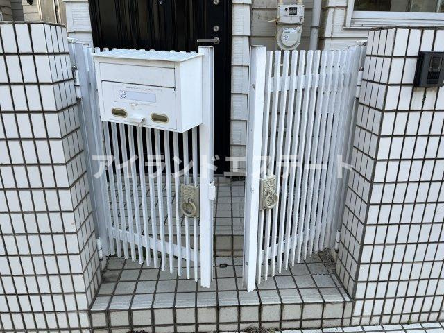 成田東1丁目戸建　ペット相談　TVドアフォン　のエントランス