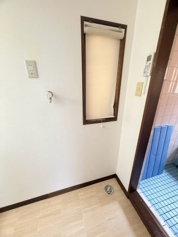 旭が丘３丁目貸家Sの玄関