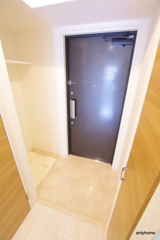 スプランディッド難波　仲介手数料無料の玄関