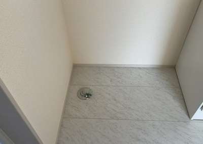 【内装】 | 館町新築戸建 | 建物建築の外壁の主流となっているサイディング仕様は、板を外壁に貼り合わせる施工方法です。金属系・木質系・窯業系があり、断熱性や耐用性などが異なります。外壁の色やデザインなど詳細は現地でご確認ください。