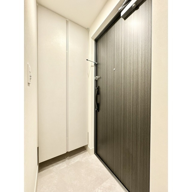 シーズンフラッツ東十条の玄関