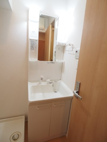 【独立洗面台】 | メゾンU | ※同物件別部屋の参考写真