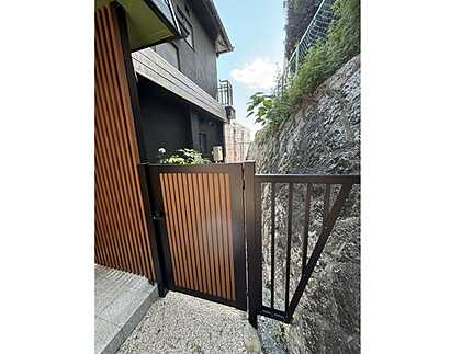 東区牛田東２丁目の玄関