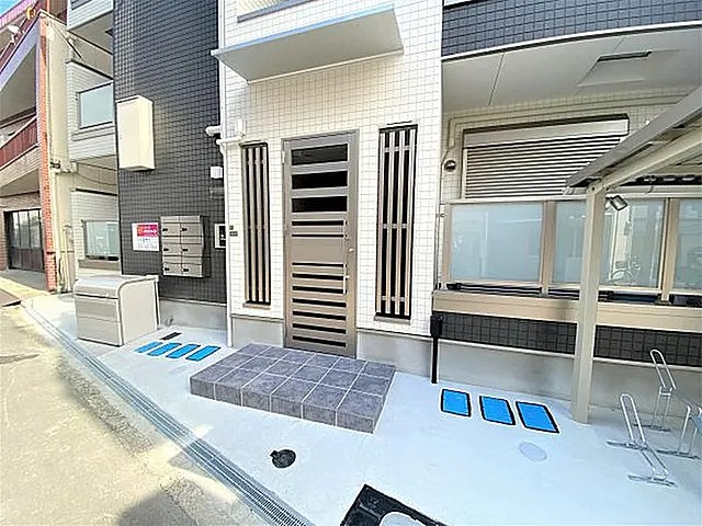 大阪市生野区勝山北４丁目アパートⅠのエントランス