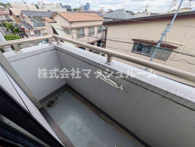 ティユール岡本のバルコニー