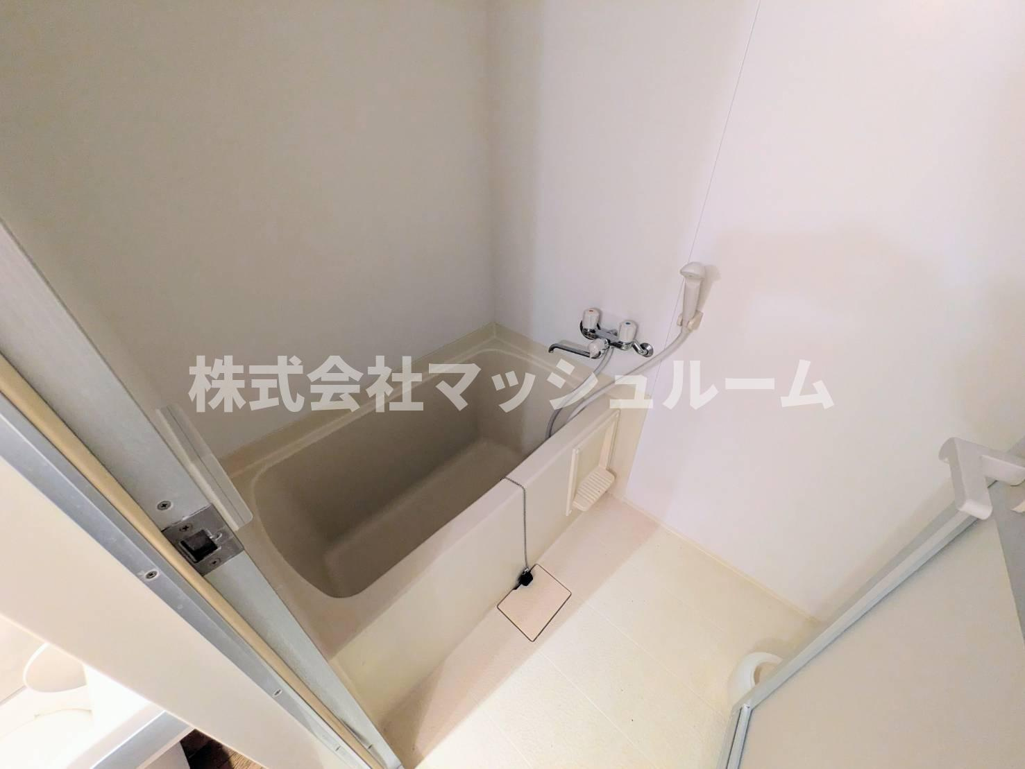 ティユール岡本の浴室|クリーニング前の写真です。