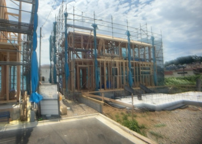 【内装】 | 小宮町新築戸建 | 内装はとにかくおしゃれなものがいい！と選ぶ前に、まず住んだ後のことを想像してみましょう。住んでみたらコンセントの位置が悪くて使いにくいなど出てきます。事前にどの家電をどこに置くか想定しておきましょう。
