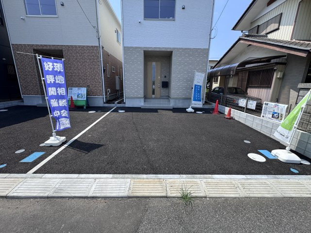 我孫子市湖北台９丁目新築戸建【湖北台西小学校：4分】の駐車場|1号棟駐車スペース・並列2台駐車可