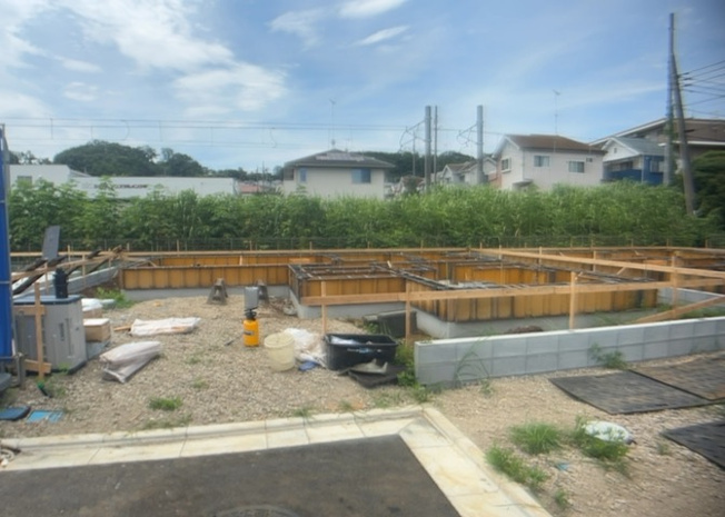 【庭】 | 小宮町新築戸建 | 家族でのBBQを行うのであれば3坪程度の広さがあればよいでしょう。ガーデニングや家庭菜園を楽しむ際は、手入れが行き届く範囲にすると安心です。また、庭のある方角や接道が気になる方は事前に確認しましょう。