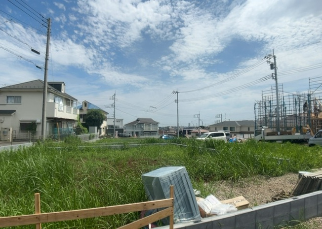 【展望】 | 小宮町新築戸建 | 桜や紅葉の名所に出かける人は多いと思いますが、家にいながら季節の移ろいを感じる生活を送りませんか？リビングや窓から見える景色が生活を彩るワンポイントに！現地から見える景色を堪能してみては如何でしょう。