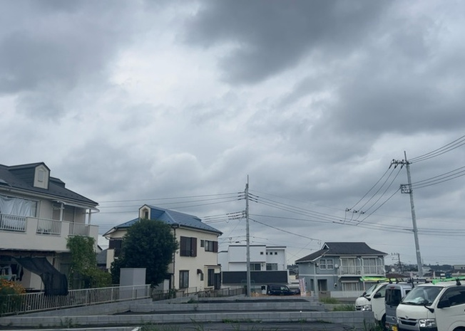 【展望】 | 小宮町新築戸建 | 眺望を気にして物件を探す場合、前面に建物が建っていないか現地で確認しましょう！前面に建物があると景色はもちろん、日当たりや風通しにも影響が出てきます。住んだ時のことを想像しながら現地見学をしましょう。