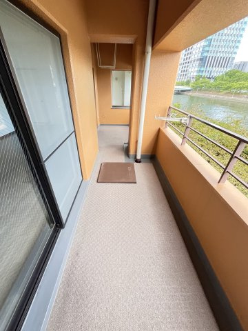 大阪市都島区片町１丁目の賃貸マンションのバルコニー
