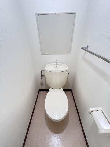 大阪市都島区片町１丁目の賃貸マンションのトイレ