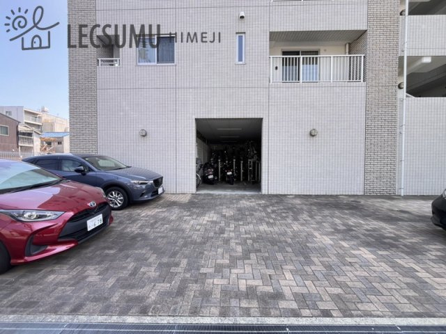グラジオ元町プレミアムの周辺