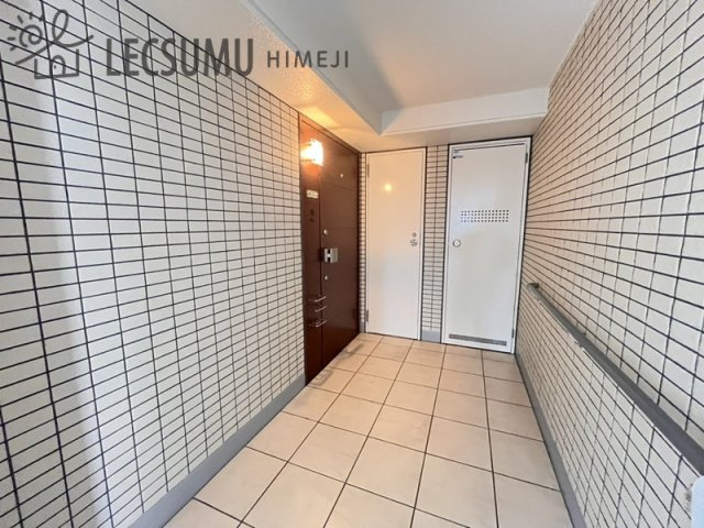 グラジオ元町プレミアムの玄関