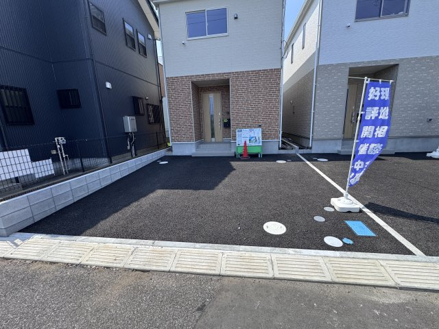 我孫子市湖北台９丁目新築戸建【湖北台西小学校：4分】の駐車場|2号棟駐車スペース・並列2台駐車可