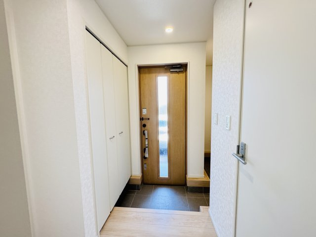 我孫子市湖北台９丁目新築戸建【湖北台西小学校：4分】の玄関|玄関ホール・シューズクローゼット