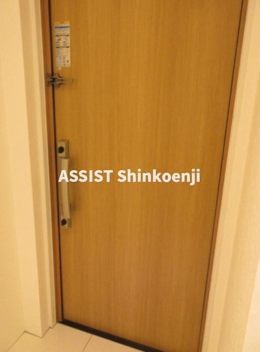 エスレジデンスの玄関