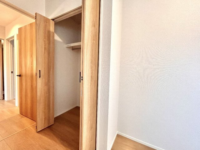 所沢市下安松　新築戸建の洋室|2F約5.37帖洋室のクローゼットでございます。