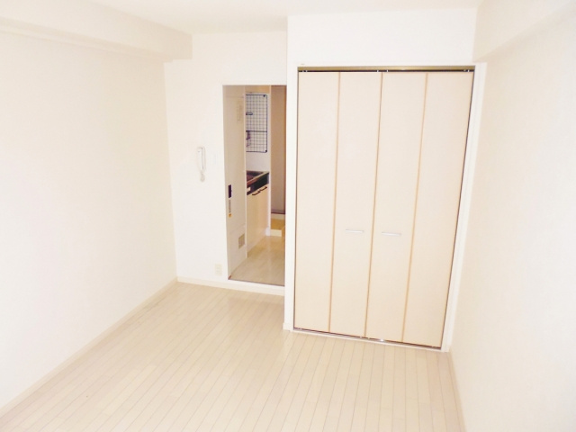 マンション　ロアの居間・リビング|洋室6帖
