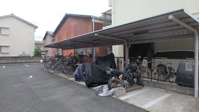 コーシンⅢの駐車場