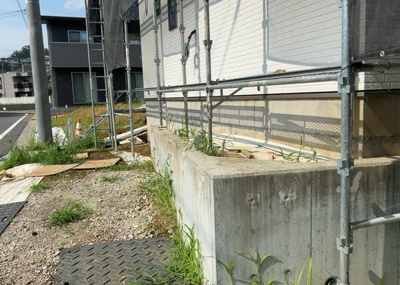 【庭】 | 長房町新築戸建 | 家族でのBBQを行うのであれば3坪程度の広さがあればよいでしょう。ガーデニングや家庭菜園を楽しむ際は、手入れが行き届く範囲にすると安心です。また、庭のある方角や接道が気になる方は事前に確認しましょう。
