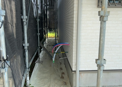 【発電・温水設備】 | 長房町新築戸建 | 省エネ給湯器とは従来型の給湯器より熱効率が高く、少ない燃料でたくさんのお湯を沸かすことが出来る高効率な給湯器のことを指します。また、省エネ給湯器には種類があり、利便性や効果なども様々です。
