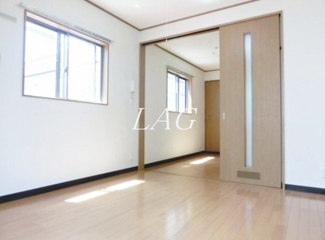 【居間・リビング】 | ベル・トリアノン | 洋室のお部屋です。