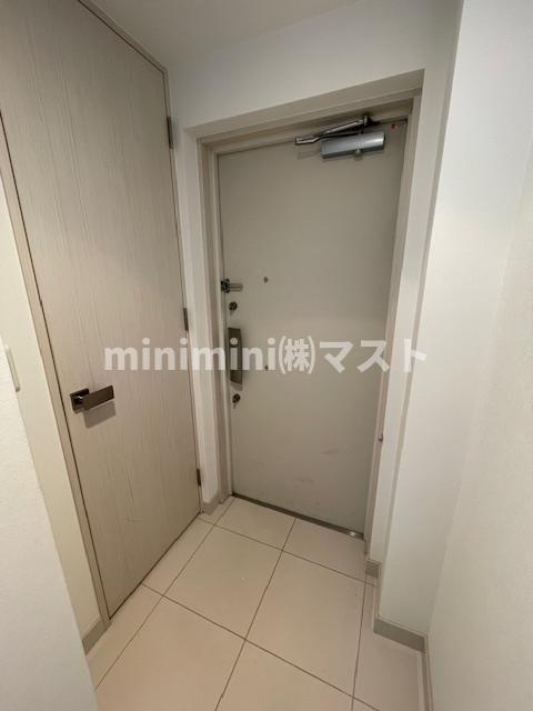 大阪市中央区安土町１丁目の賃貸マンションの玄関