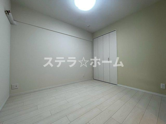 北大阪ハイツの洋室|落ち着いた色調の洋室です