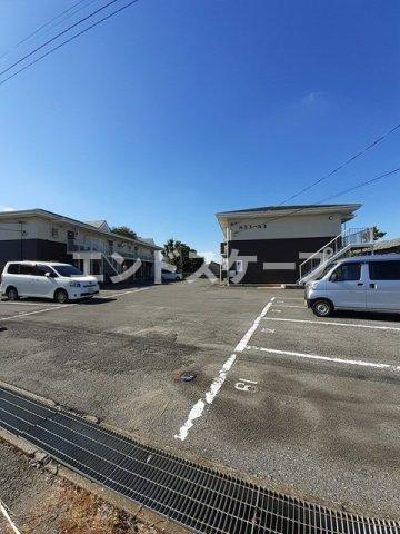 ルミエールⅡの駐車場|高崎、前橋のお部屋探しはエンドスケープまで！お客様の理想お聞かせ下さい♪