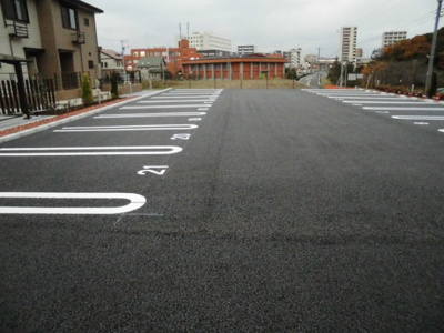 【駐車場】 | ヴィラージュ B | 駐車場