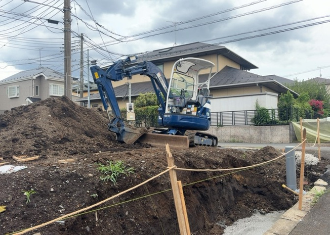 【バルコニー】 | 上矢部新築戸建 | バルコニーは、室外の専用スペースのうち、「屋根がなく開放された空間」であるものを指します。ベランダより広いタイプのものが多く、日当たりもよいため家庭菜園などを楽しみたい人にとって適した環境となります。