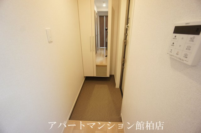 ヒルズ　ガーデンの玄関