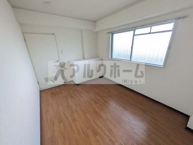 メゾン上市の寝室