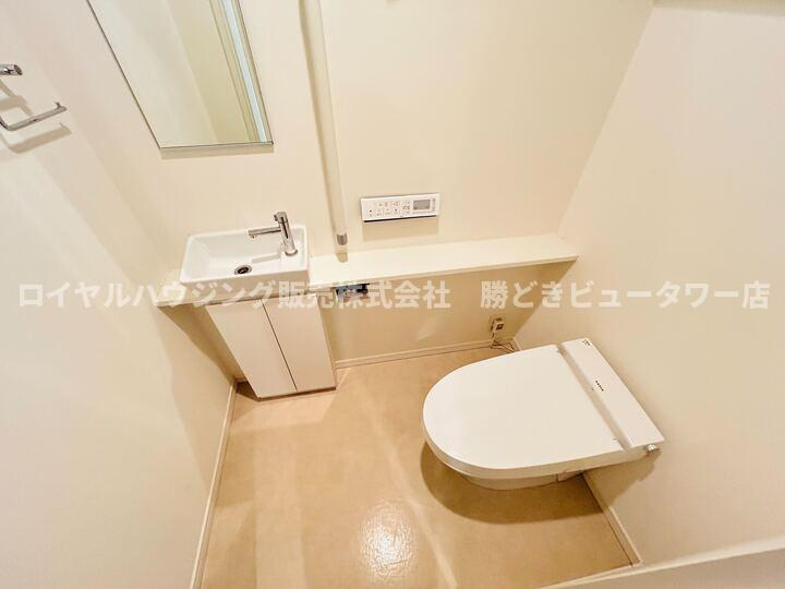 タンクレストイレでスタイリッシュです。