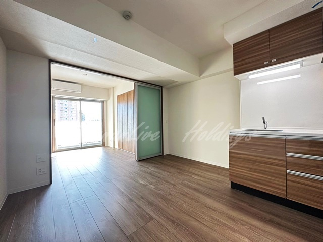 平塚市明石町の賃貸マンションの居間・リビング|使いやすいリビングになります♪