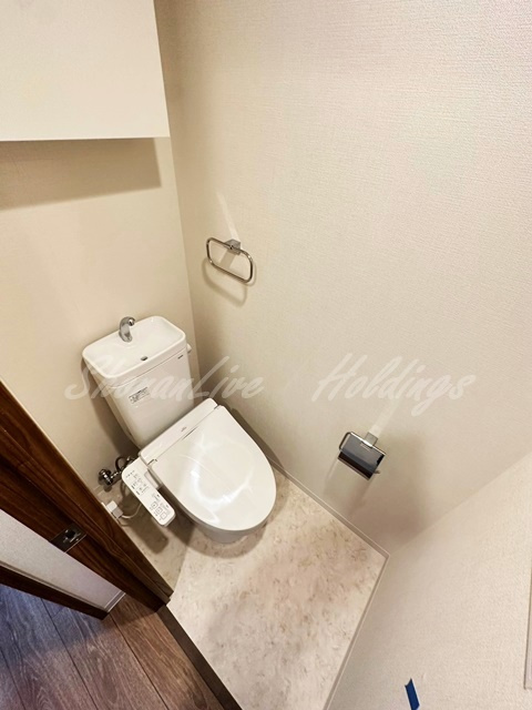 平塚市明石町の賃貸マンションのトイレ|清潔感のあるトイレです