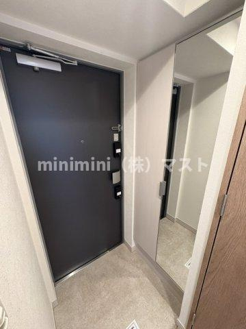 プレサンス鶴橋トレヴィエの玄関