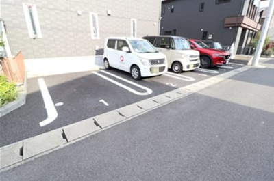 【駐車場】 | ルーチェ | 駐車場