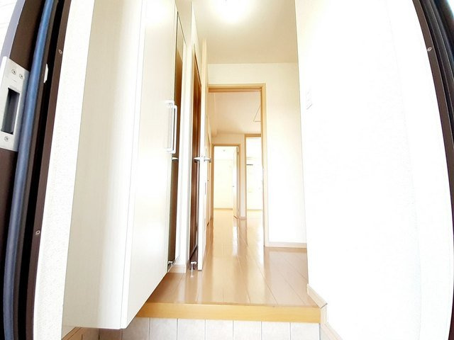 Ｎｅｏエミサト　Ａの玄関