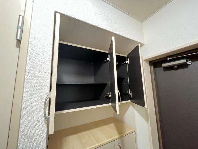 アンジュ・フォンティーヌの玄関|上部下駄箱