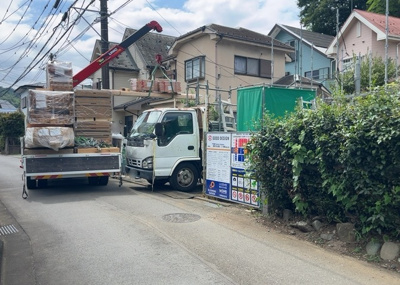 【前面道路含む現地写真】 | 水郷田名新築戸建 | お持ちの車種によっては前面道路が広い方が便利でしょう。しかし、前面道路が広ければその分交通量が多くなるため、騒音などが気になる場合があります。実際に現地を見学し、周辺交通量や騒音などを確認しましょう！